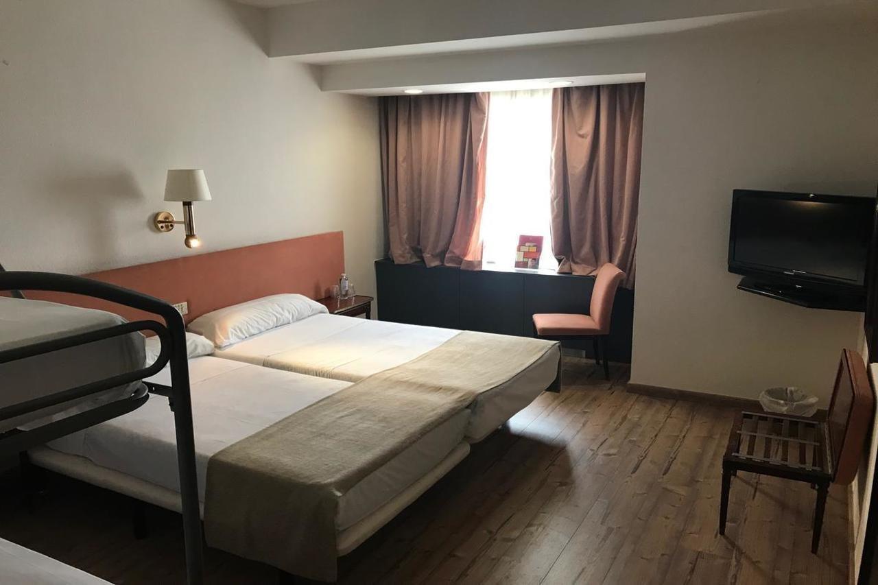 Hotel Condes De Urgel 레이다 외부 사진